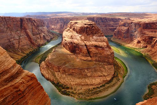 Do you want to see the Grand Canyon? Hire cross country moving professionals to help you