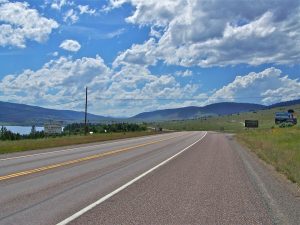 Clear skies and open roads in Montana - just the time to reach out to long distance moving companies Bozeman.