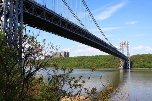 Long distance moving companies Elizabeth won't have any trouble getting you from NYC to Elizabeth across the Hudson.