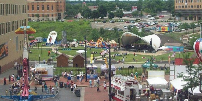 Moving companies Akron Ohio: Lock 3 Park amphitheater