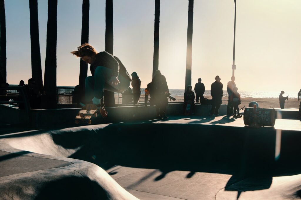 Kids skateboarding in Venice beach