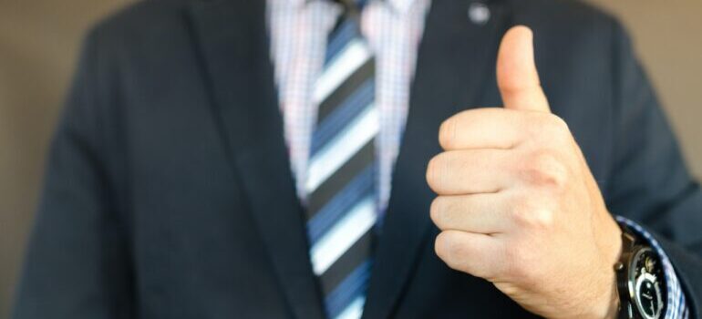 thumbs up finding quality movers to help you relocate a business to another state