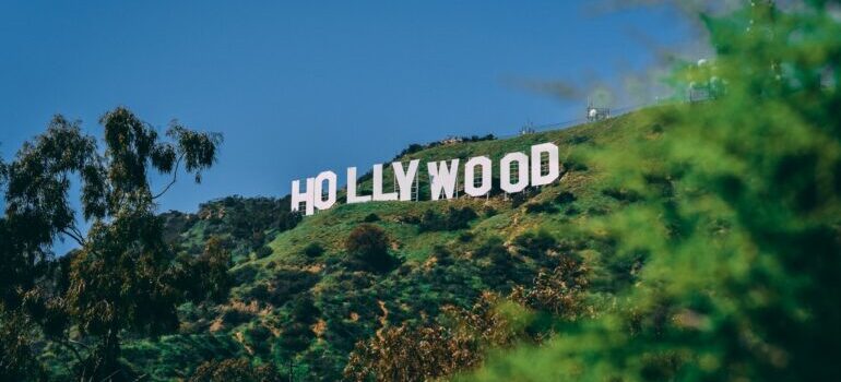 A Hollywood sign.