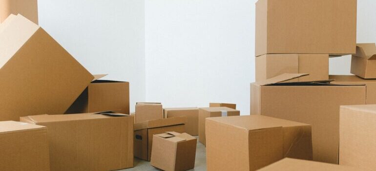 In order to prepare for your movers, protect your home with cardboard boxes