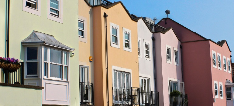 Row houses in different colors.