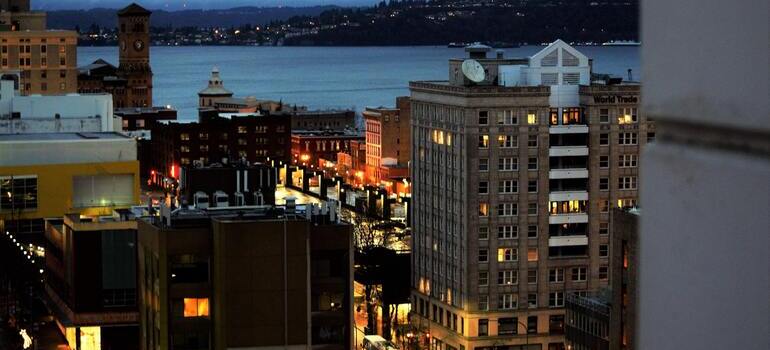 A look at the city of Tacoma durign the night