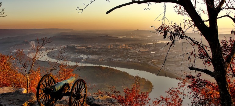 A view of a city in Tennessee during the fall season.
