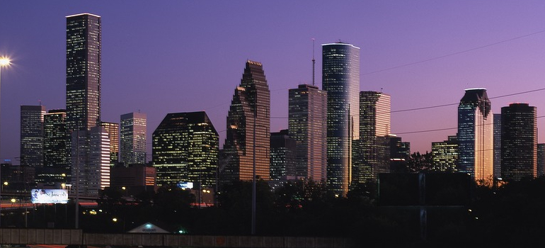 Houston skyline, a sight you might see when moving from Miami to Houston 