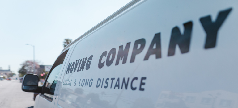 A white van of long diistance moving companies Georgia.