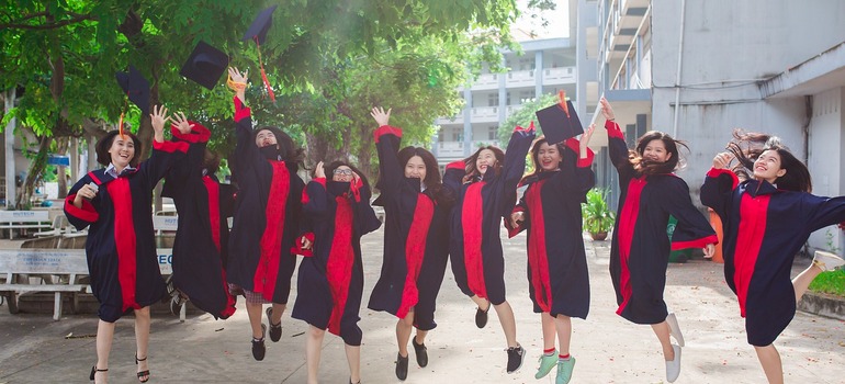 group of students graduating