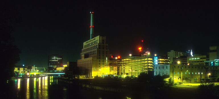 A building in Lansing during the night.
