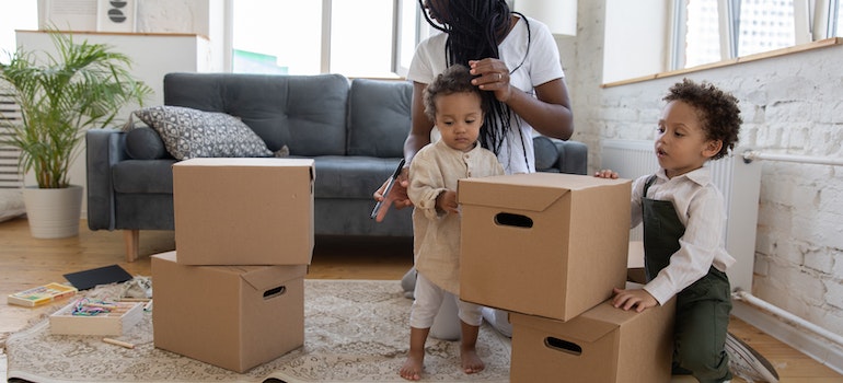 A family packing for a move after using packing apps