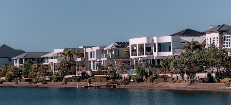 Beachfront houses and villas in Miami