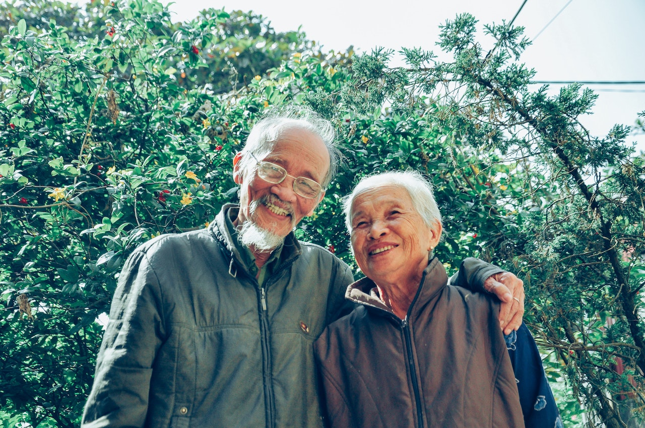 an elderly couple in one of the best places to retire in oregon
