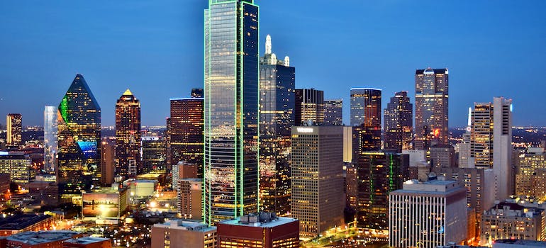 Thriving Downtown in the City of Dallas, one of the reasons why job seekers are moving to the Western states 