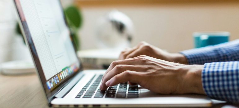 Picture of a person typing
