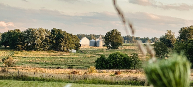Picture of a barn that you can see after moving to Ohio