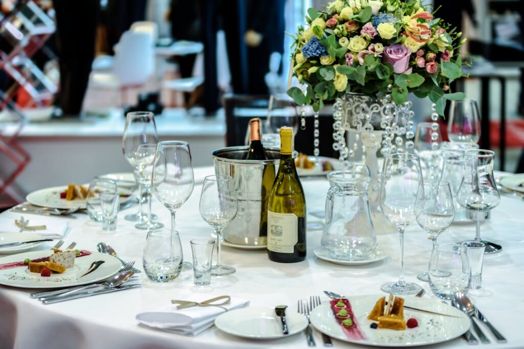 table with glasses and plates